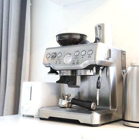 Skyline Haven - Entire Apartment - Free Parking, Espresso, Netflix - 15M To Cbd, Stadium, Ferry ويلينغتون المظهر الخارجي الصورة